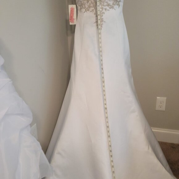 Size 18 Long A Line Wedding Dress V Neck Train Bridal Gown - Picture 10 of 16